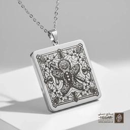 گردنبند طرح Gingerbread مینیاتوری (حکاکی لیزری فایبر، مدل قاب مربع) کد 501437
