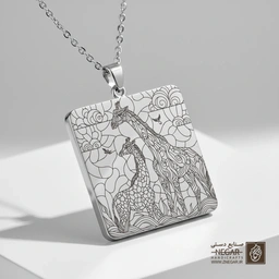 گردنبند طرح جفت زرافه در دشت (حکاکی لیزری فایبر، مدل قاب مربع) کد 501444