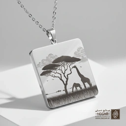 گردنبند طرح خانواده زرافه در غروب (حکاکی لیزری فایبر، مدل قاب مربع) کد 501446