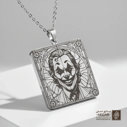 گردنبند طرح چهره جوکر در قاب اسلیمی (حکاکی لیزری فایبر، مدل قاب مربع) کد 502020