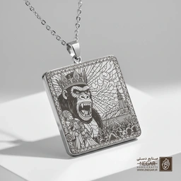 گردنبند طرح کینگ کونگ با تاج پادشاهی (حکاکی لیزری فایبر، مدل قاب مربع) کد 502048