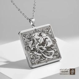 گردنبند طرح مولان در میان ابرها (حکاکی لیزری فایبر، مدل قاب مربع) کد 502393