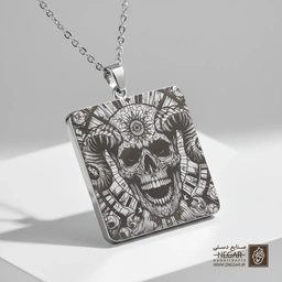 گردنبند طرح جمجمه شاخ‌دار با چشم سوم (حکاکی لیزری فایبر، مدل قاب مربع) کد 503051