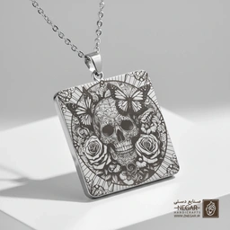 گردنبند طرح جمجمه تزیین شده با رز و پروانه (حکاکی لیزری فایبر، مدل قاب مربع) کد 503057