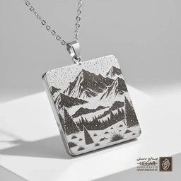 گردنبند طرح قله برفی و آسمان پرستاره (حکاکی لیزری فایبر، مدل قاب مربع) کد 503142