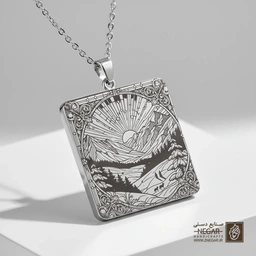 گردنبند طرح طلوع خورشید در کوهستان (حکاکی لیزری فایبر، مدل قاب مربع) کد 503151