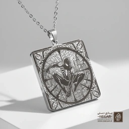 گردنبند طرح اسپایدرمن در کادر دایره تار (حکاکی لیزری فایبر، مدل قاب مربع) کد 503226