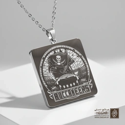 گردنبند طرح لوگوی نوشتاری Buccaneers و سپر (حکاکی لیزری فایبر، مدل قاب مربع) کد 503491