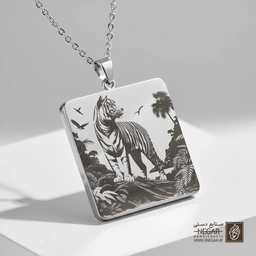 گردنبند طرح ببر در حال قدم زدن در جنگل (حکاکی لیزری فایبر، مدل قاب مربع) کد 503575