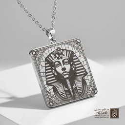 گردنبند طرح چهره فرعون و قاب خورشیدی (حکاکی لیزری فایبر، مدل قاب مربع) کد 503691