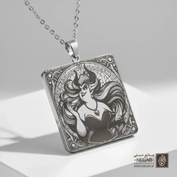 گردنبند طرح نیم‌رخ اورسولا در قاب گل (حکاکی لیزری فایبر، مدل قاب مربع) کد 503747