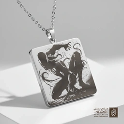 گردنبند طرح ونوم آماده نبرد (حکاکی لیزری فایبر، مدل قاب مربع) کد 503759