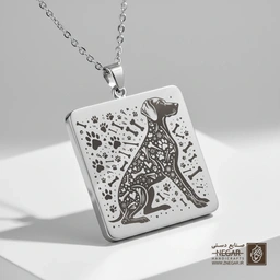 گردنبند طرح سگ وایمارانر نشسته با پترن بدن (حکاکی لیزری فایبر، مدل قاب مربع) کد 503805