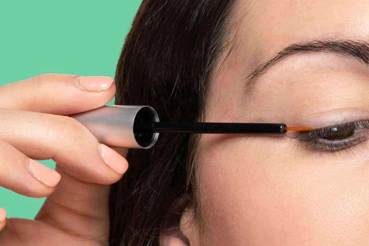 بهترین تقویت کننده مژه چگونه آن را تقویت می کند