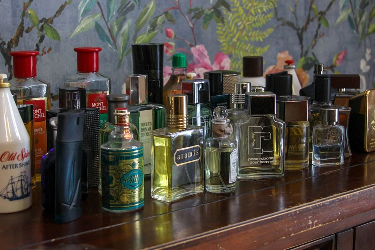 معرفی 12 عطر مردانه زیر یک میلیون تومان