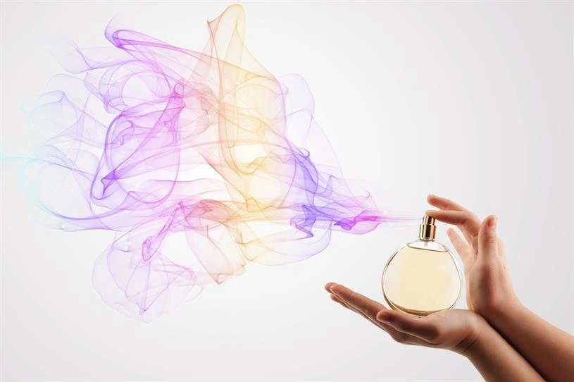 پرطرفدارترین عطرهای زنانه خنک و شیرین با ماندگاری بالا